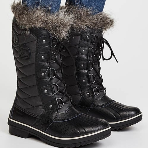 Sorel Shoes - NWT Sorel Black Quilted Lace-Up Faux Fur Winter Boots